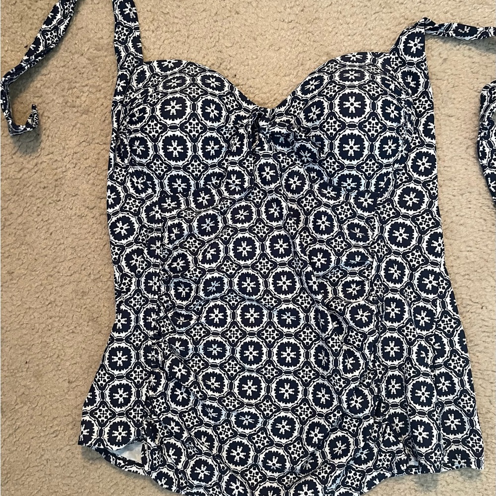 Merona Navy and White Patterned tankini top